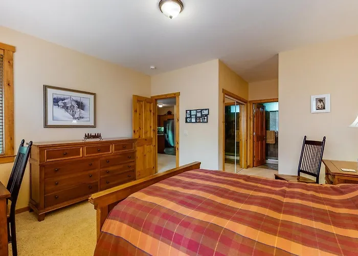 Comfortable And Convenient Truckee Condo