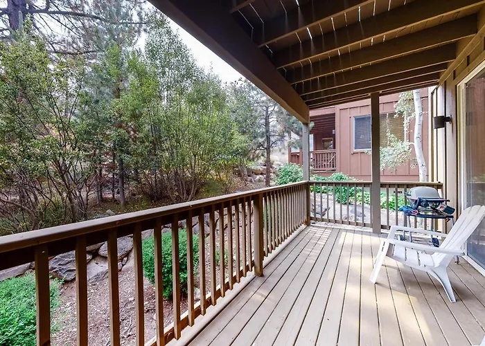 Comfortable And Convenient Truckee Condo