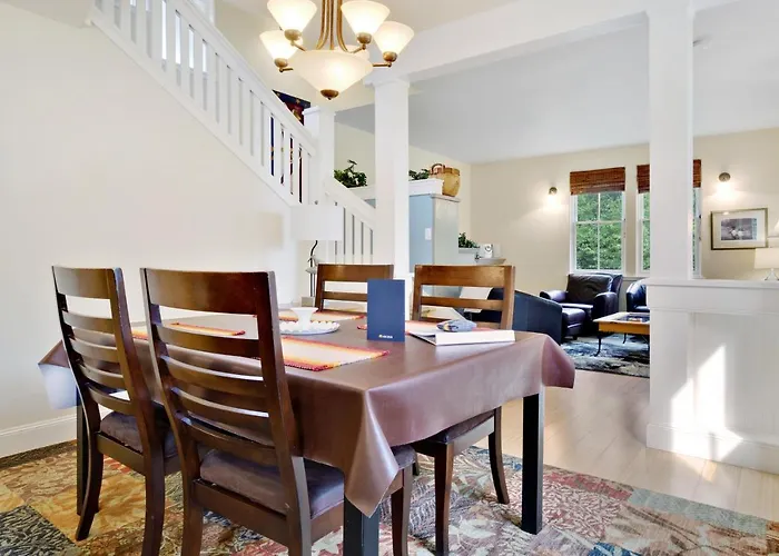 3 Bed 3 Bath Vacation Home In Eastsound