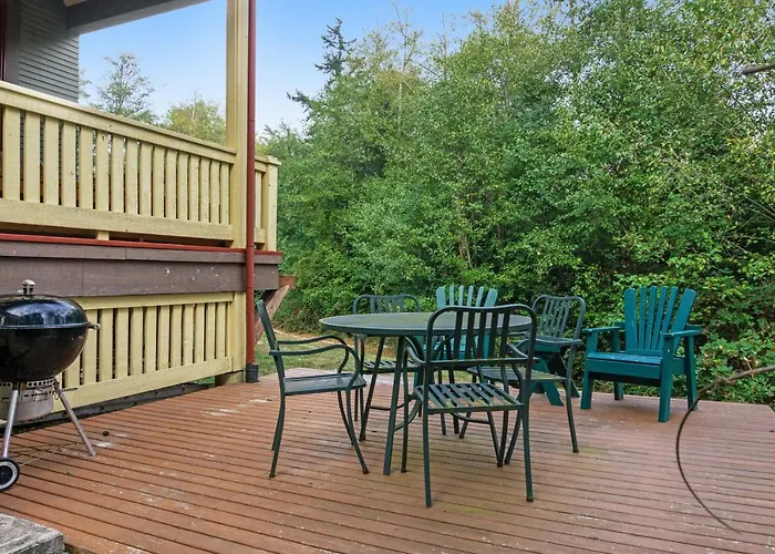 3 Bed 3 Bath Vacation Home In Eastsound