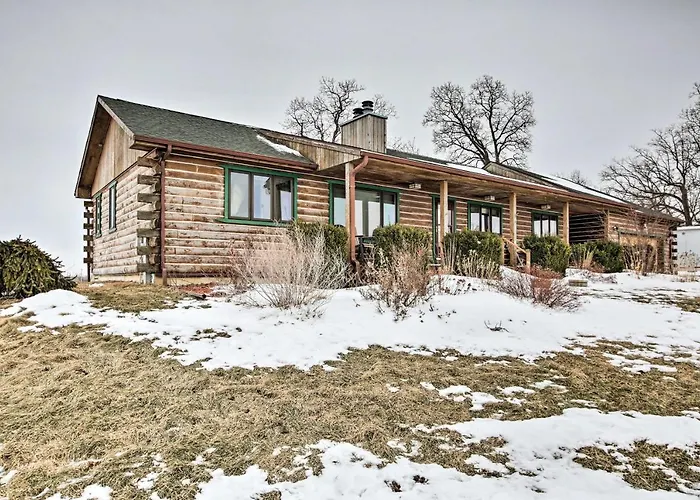 7-Acre Working Farm Near Lake Geneva: Pets Welcome