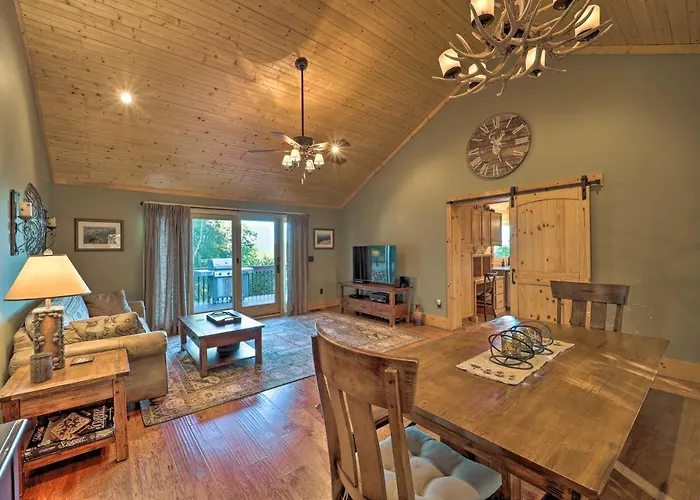 Game Room + Mtn Views! Family Blue Ridge Retreat