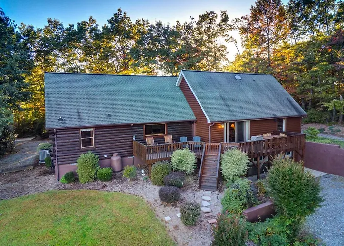 Game Room + Mtn Views! Family Blue Ridge Retreat