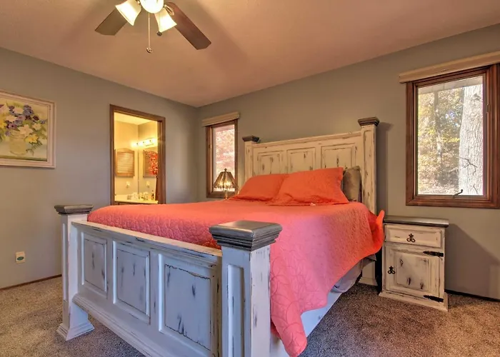 Spacious Getaway With Game Room And Norfork Lake View! Mountain Home