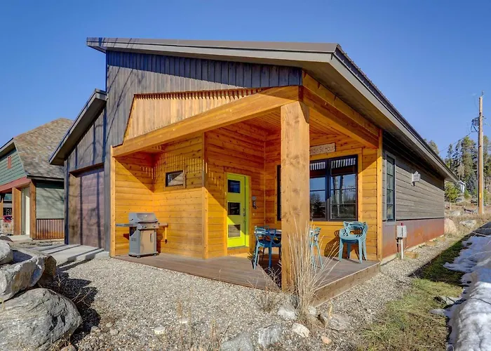 Fireplace & Deck: Modern Cabin In Grand Lake!