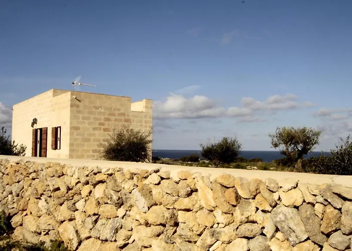 Cala Rossa Lodge Favignana