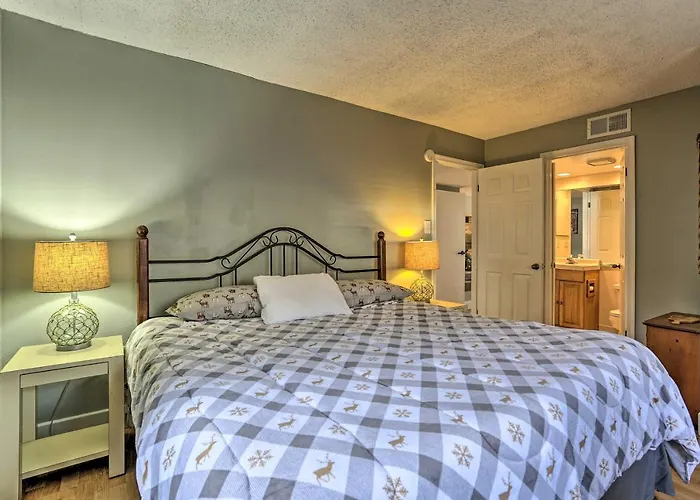 On Big Boulder Lake: Condo W/ Community Pools!