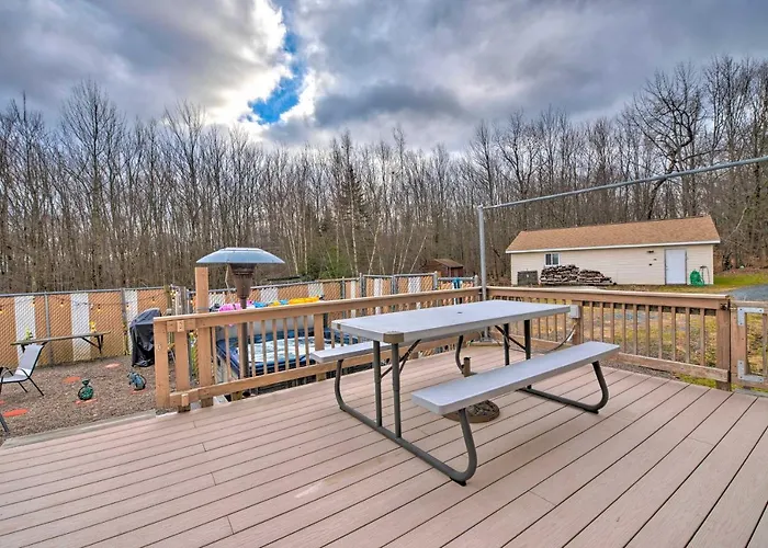 Private Hot Tub & Fireplace: Poconos Home!