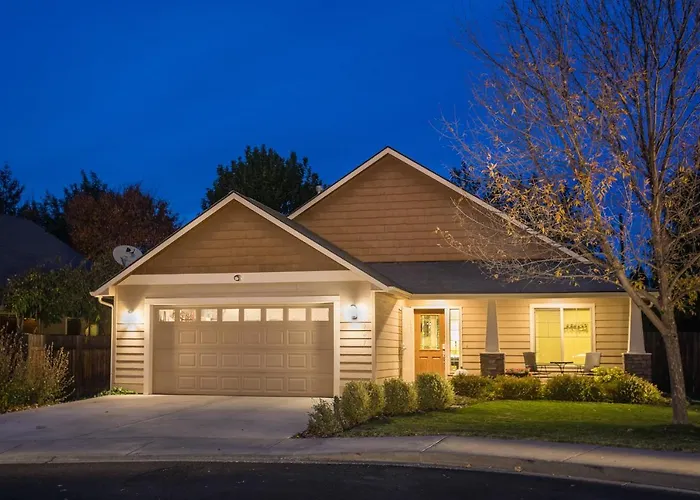 Charming Wine Country Retreat! 4 Bedroom 2 Bath