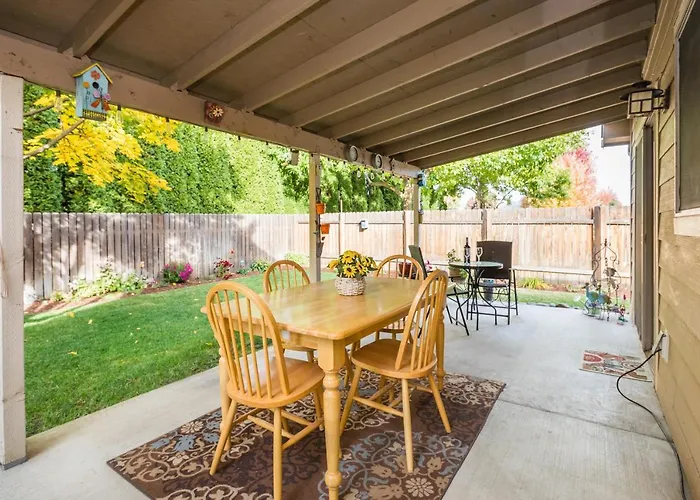 Charming Wine Country Retreat! 4 Bedroom 2 Bath