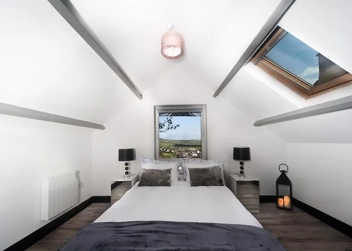 Curragh House Lodges