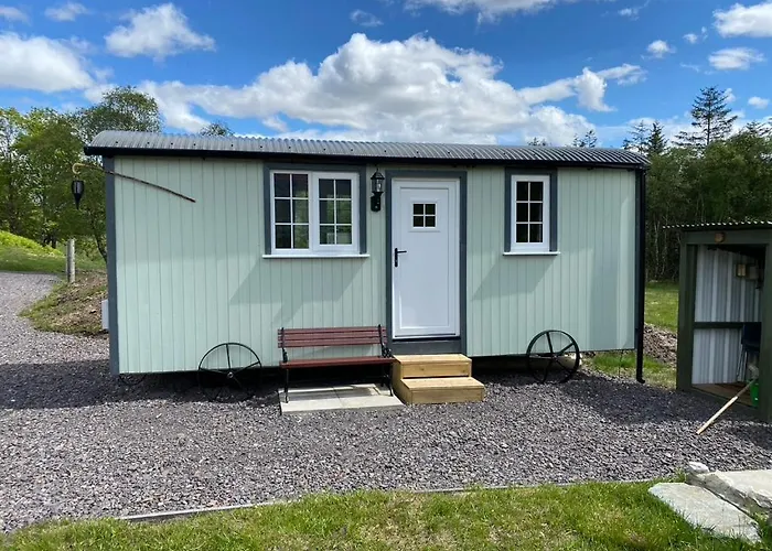 Wee Highland Hideaway Hut