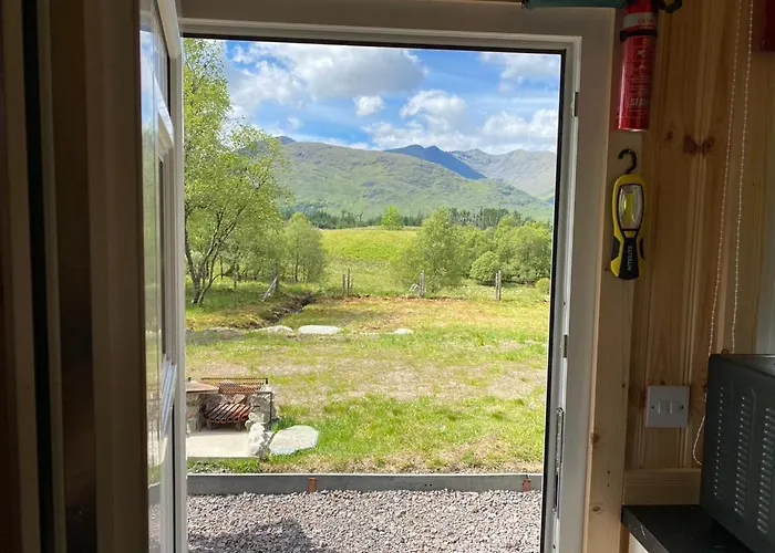 Wee Highland Hideaway Hut