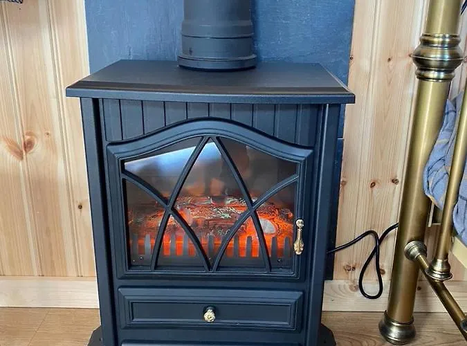 Wee Highland Hideaway Hut