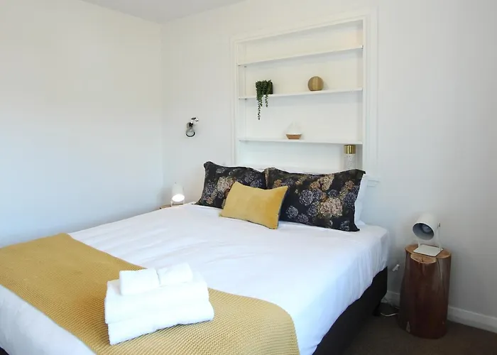 1 - Delightfully Fresh, Private Home Close To Town