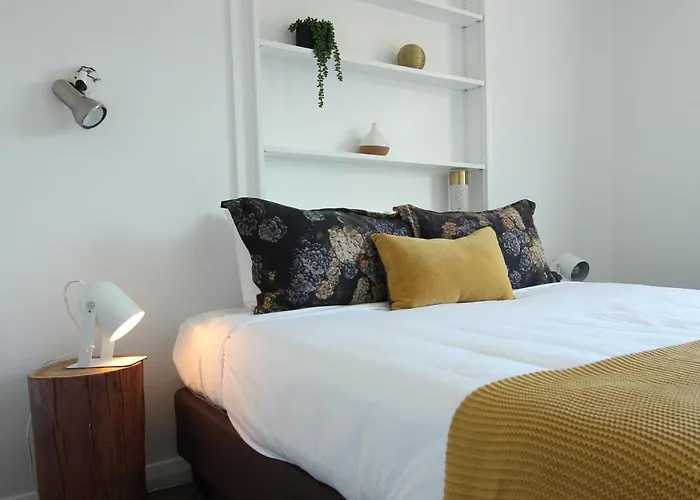 1 - Delightfully Fresh, Private Home Close To Town