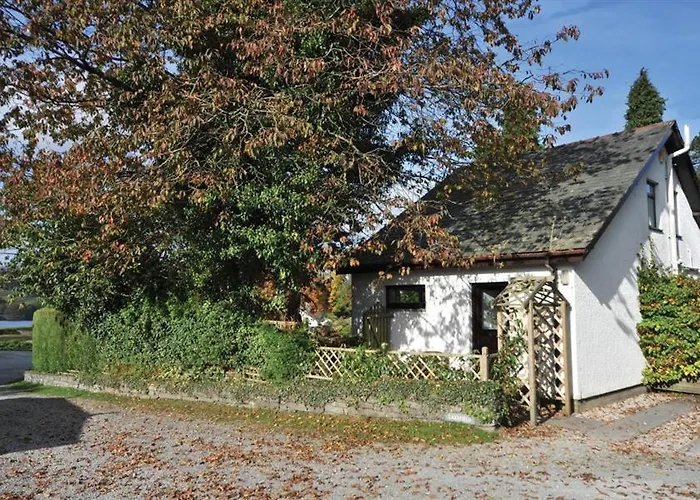 Lakefield Cottage