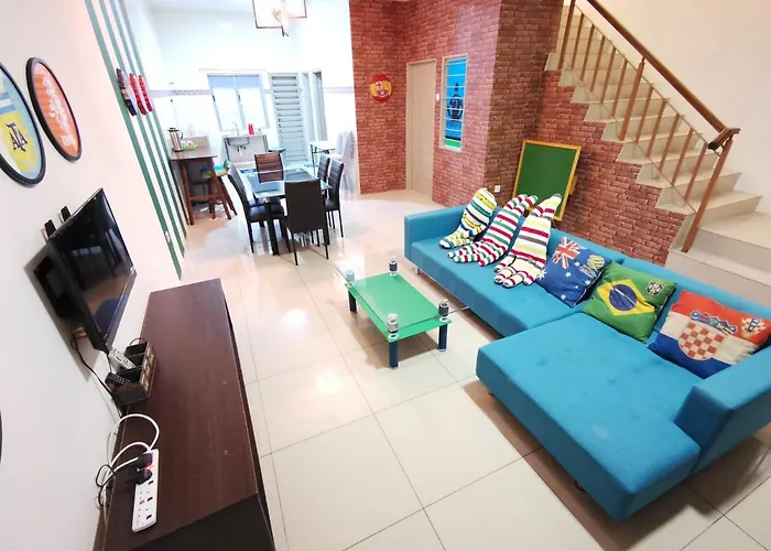The Woodz Homestay - 2 Storey Landed House