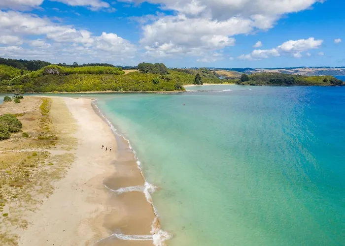 Tapuaetahi Beachfront Downstairs Unit