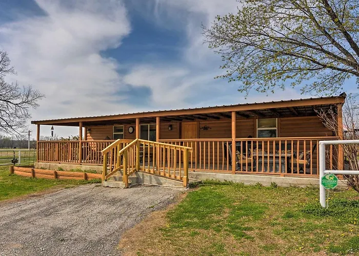 Bartlesville Cabin W/ Pool, Hot Tub & Trampoline!