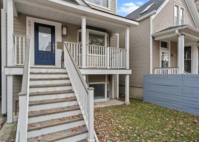 Luxe 6Br House Trendy Logan Square Garage Access