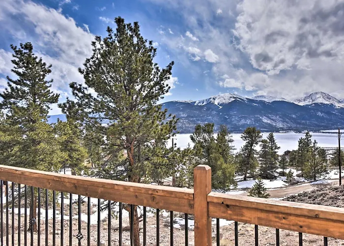 Gorgeous Twin Lakes Home W/ Deck Overlooking Mtns!