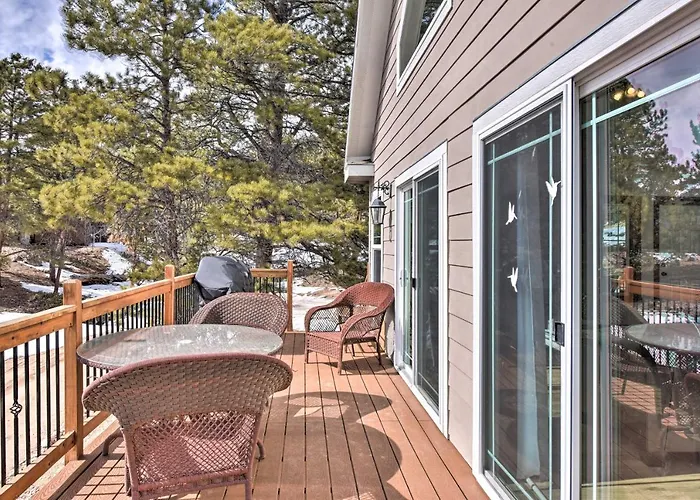 Gorgeous Twin Lakes Home W/ Deck Overlooking Mtns!