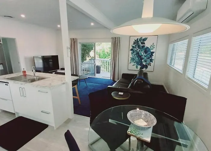 Coromandel Town Harbourside Cottage Luxury Accommodation