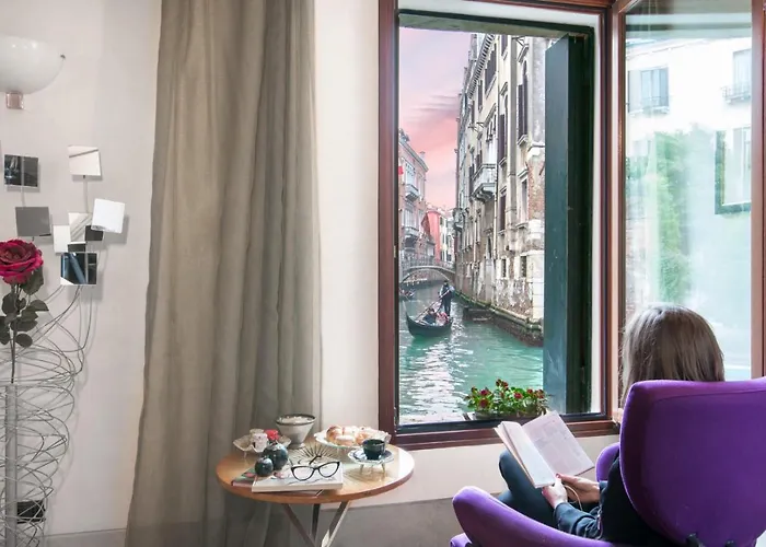 Casa Flavia Ai Morosini - Luxury Apartment With Canal View Veneza