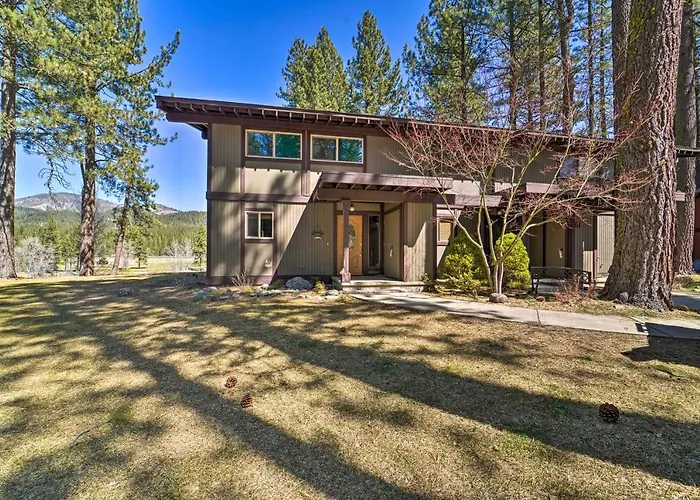 Quiet Unit W/ Golf Course & Mtn Views In Graeagle!
