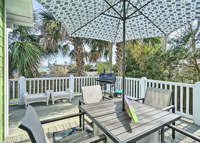 Coastal Hideaway ~ 1/2 Mi To Beach + Boardwalk!
