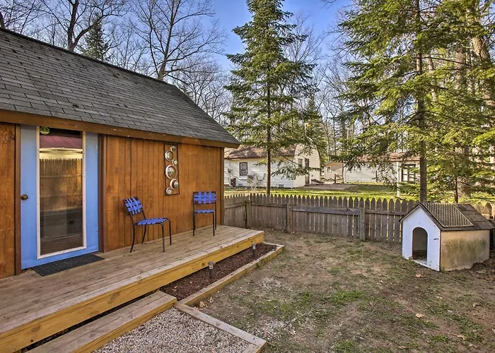 'Work, Play & Get Away Cabin' Near Higgins Lake!