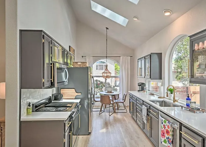 1 Mi To Drinks & Dining: Getaway In Grants Pass