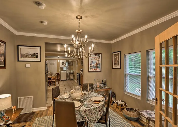 Renovated Home W/ Screened-In Patio On Hwy 90!
