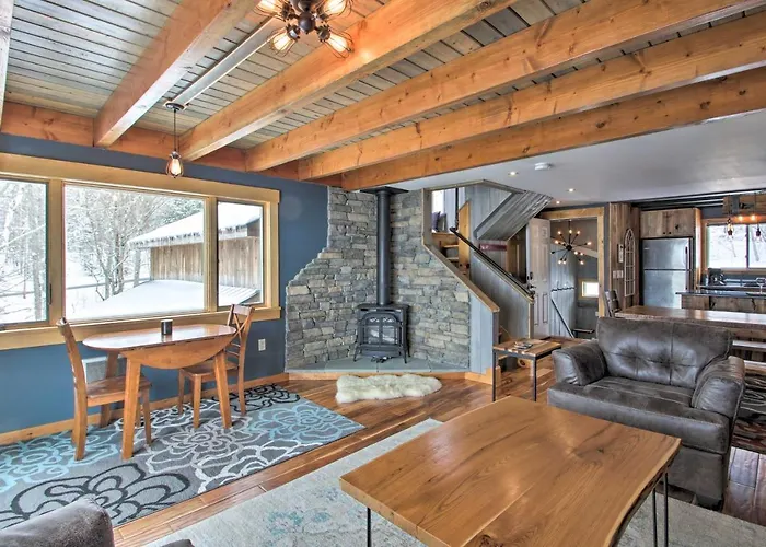 Slopeside Burke Mtn Condo W/ Amenity Access!
