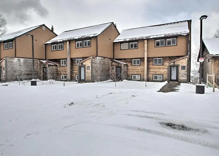 Slopeside Burke Mtn Condo W/ Amenity Access!