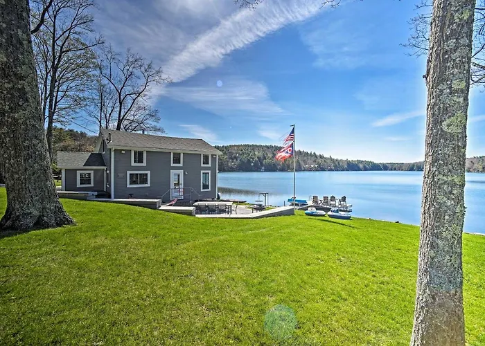 Bbq Ready: Lakeside Milford Home W/ Paddleboat
