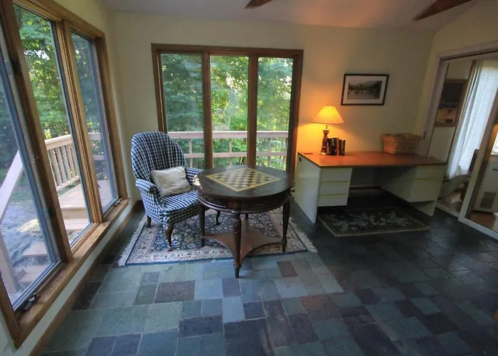 Quaint Stowe Cabin