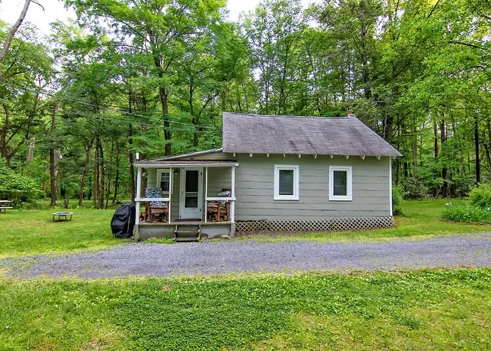 Camelback Cottage - On One Acre & Near Local Attractions