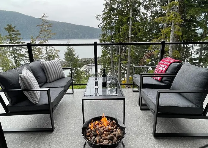 Port Renfrew Oceanfront Retreat