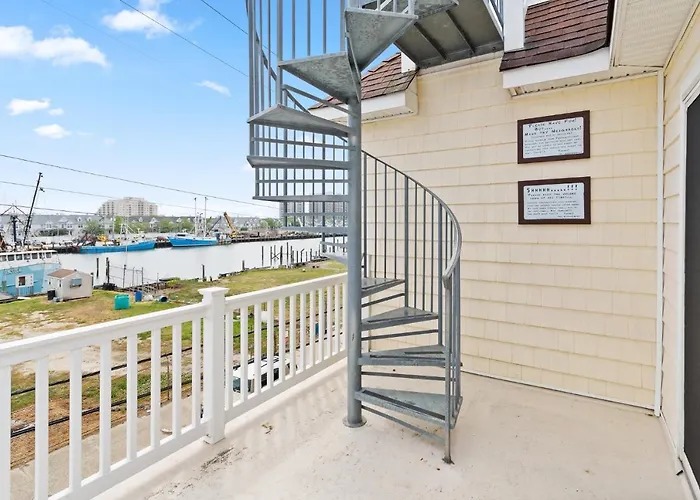 ❤️ The Top End Townhomes With Stunning Views On One-Of-A-Kind Rooftop Deck! Wow!