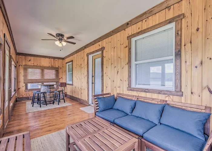 Watkins Glen Lakeview Cottage W/ Waterfall!