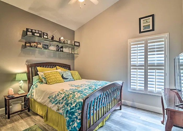 Florida Family Home W/ Dock On Saw Mill Lake!