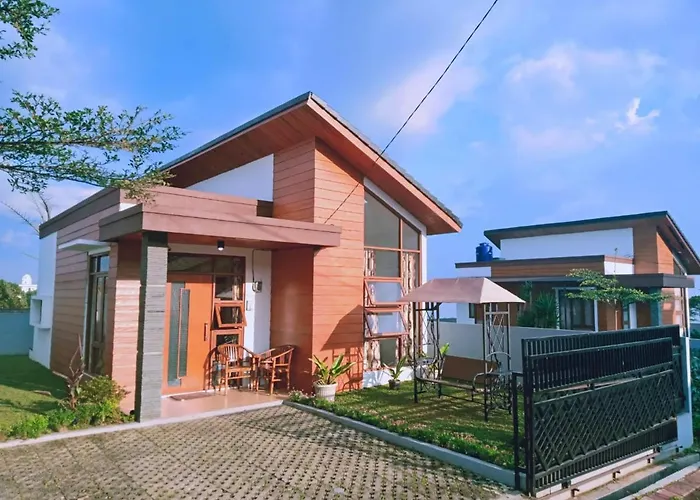 Villa Lembang Syariah Near Park & Zoo