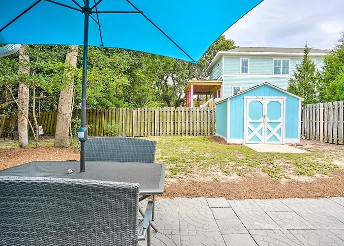 Beachy Isle Of Palms Home: 1 Block To Coast!