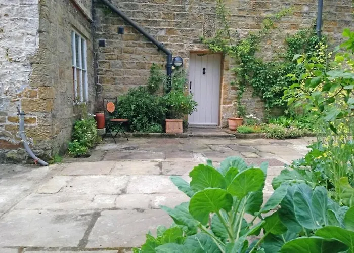 Shed End, In 18Th Century Lothersdale Mill Bd20 8En