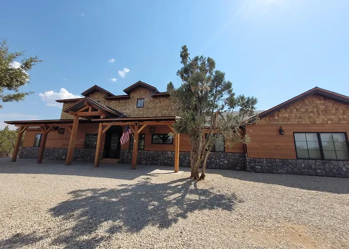 East Zion Mesa Retreat- Luxury, Hot Tub, Resort Amenities