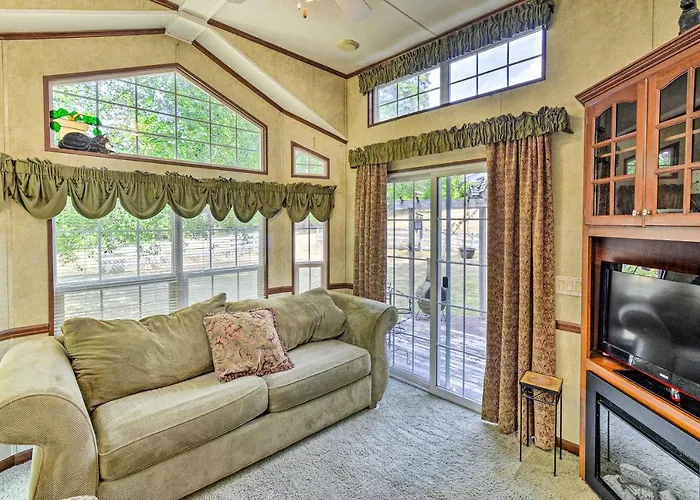 Cozy Gig Harbor Cottage ~ 2 Mi To Case Inlet!