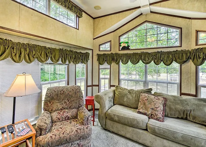 Cozy Gig Harbor Cottage ~ 2 Mi To Case Inlet!