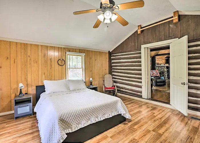 1950'S Serenity Pond Cabin W/ View: Peace & Quiet!
